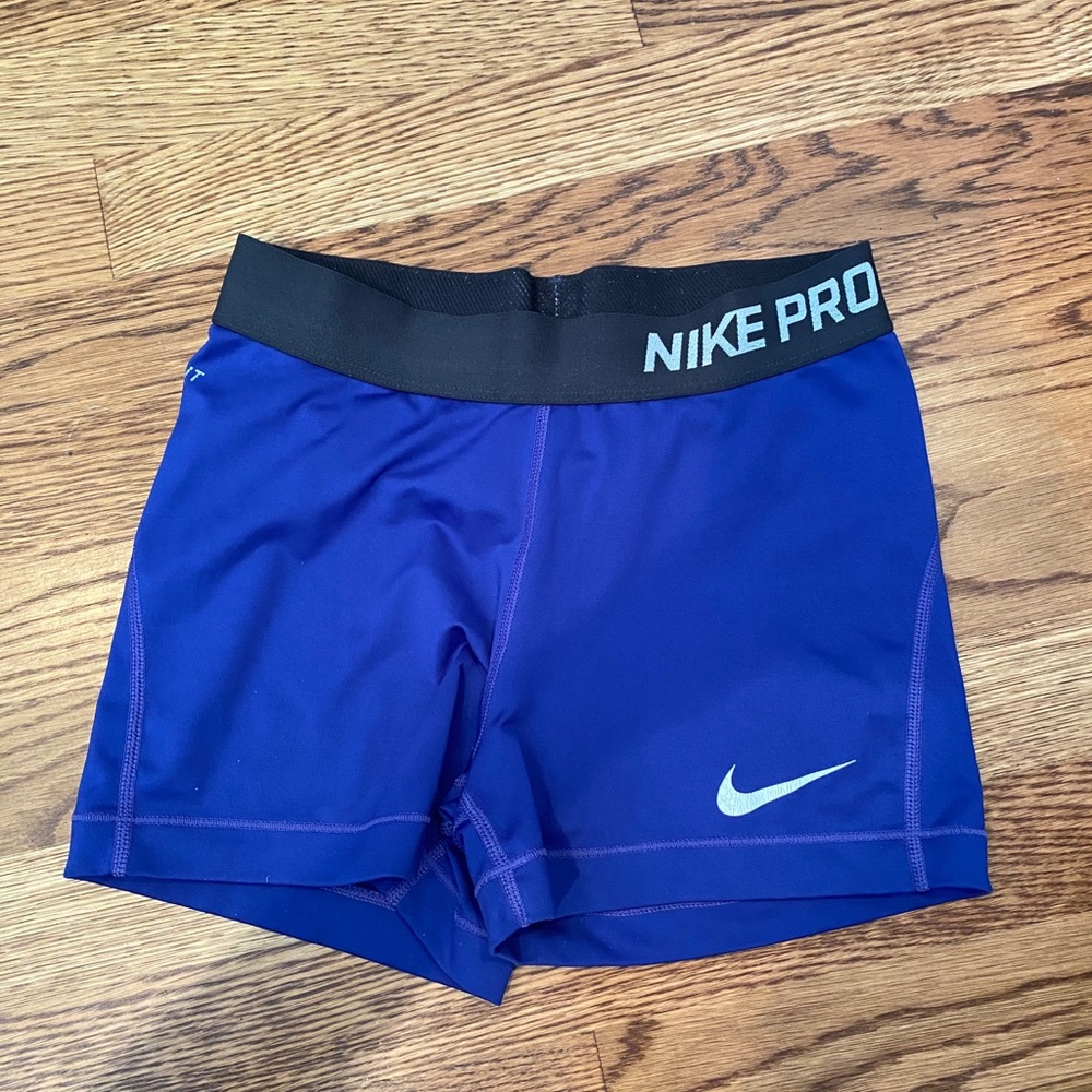Women’s Nike Pros